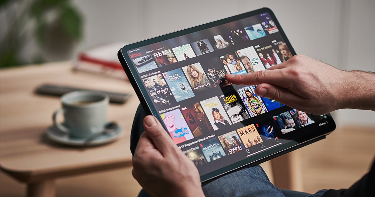 A TikToker Created a Chrome Extension to Show Exactly How Much Netflix You Watched in 2020