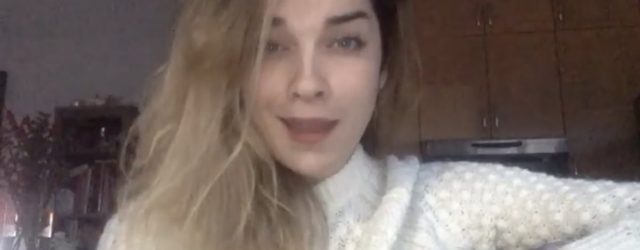 OK, Annie Murphy Sounds *Just* Like Zooey Deschanel While Singing "Baby, It's Cold Outside"