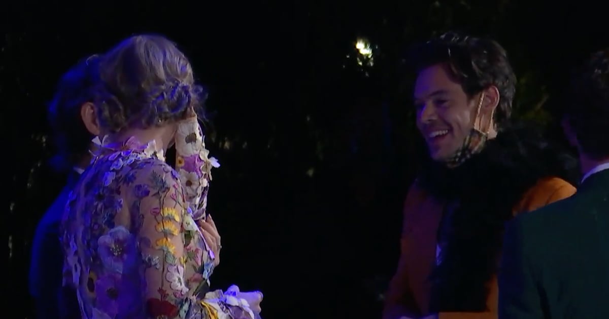 I Must Know What Taylor Swift and Harry Styles Were Chatting About at the Grammys — Any Ideas?